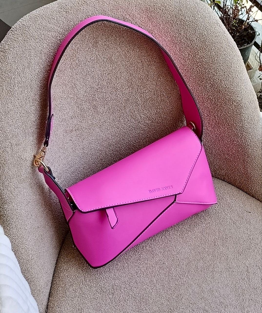 /public/uploads/photos/shares/Suzy bags/IMG_4263.jpeg